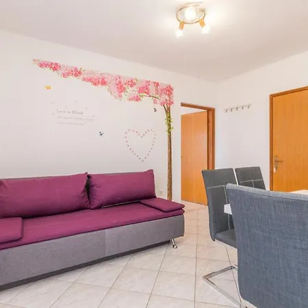 Mikulic Apartment