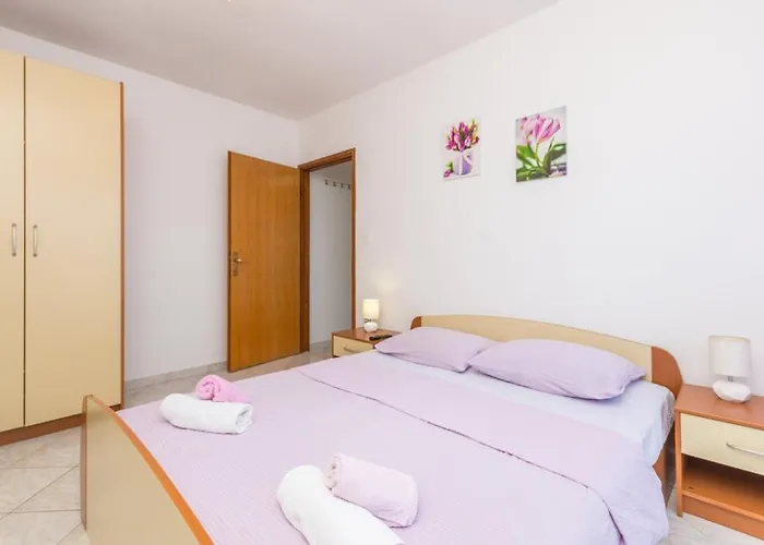 Mikulic * Biograd Na Moru