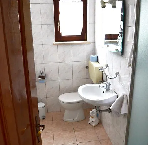 Mikulic Biograd Na Moru